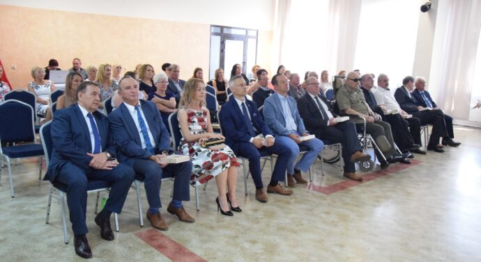 Wyjątkowa uroczystość nadania sztandaru Szkole Branżowej I stopnia w CKiW OHP Tarnowie