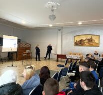 Prelekcja policji w CKiW OHP w Tarnowie